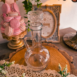 Bouteille Décorative Vintage en Verre – Élégance Transparente
