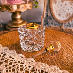 Flacon à Parfum Vintage en Verre – Élégance Miniature