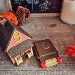 Maison Rose aux Citrouilles – Brûleur d'Encens Enchanté