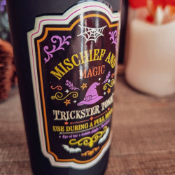 Bouteille de Potion Décorative « Mischief & Magic » – Élixir Enchanté