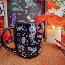 Mug « Spellbound Secrets » – Symboles Mystiques