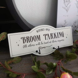 Pancarte Crochets "Broom Parking"